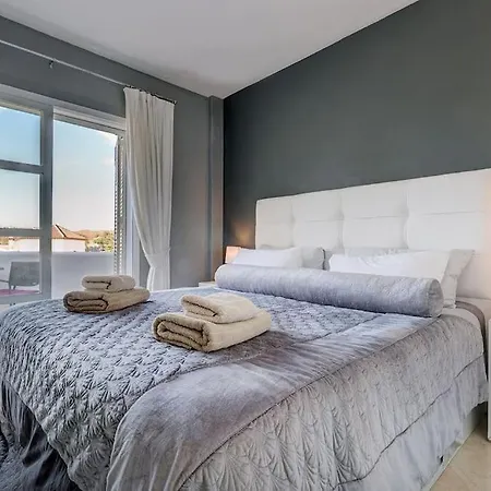 Stylish Penthouse Duplex At Matchroom Country Club