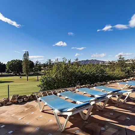 Stylish Penthouse Duplex At Matchroom Country Club