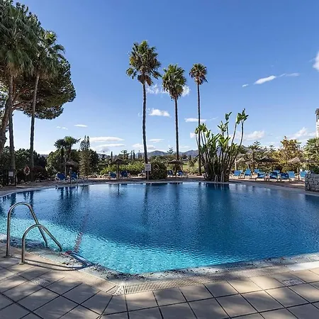 Stylish Penthouse Duplex At Matchroom Country Club